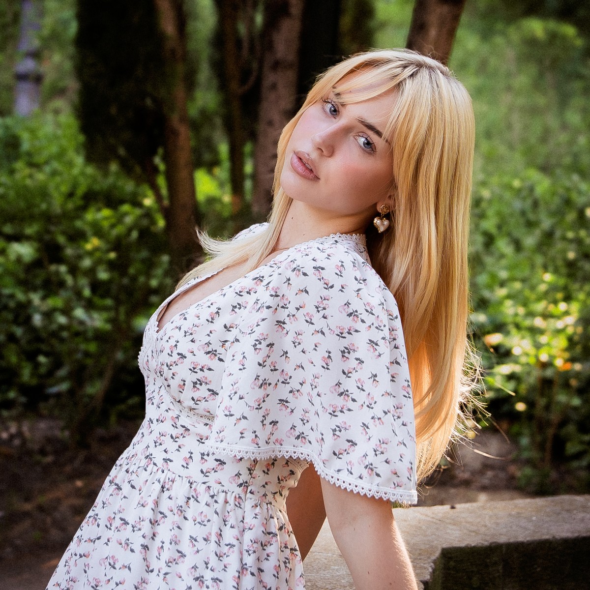 Balancing between Light and&nbsp;Stillness